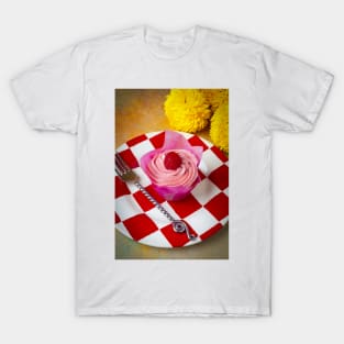 Pink Cupcake On Checker Plate With Yellow Mums T-Shirt